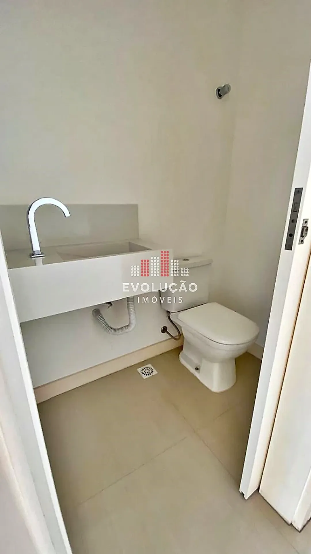 Apartamento de 3 dormitorios de 85 m² con balcón y parrilla — photo 28