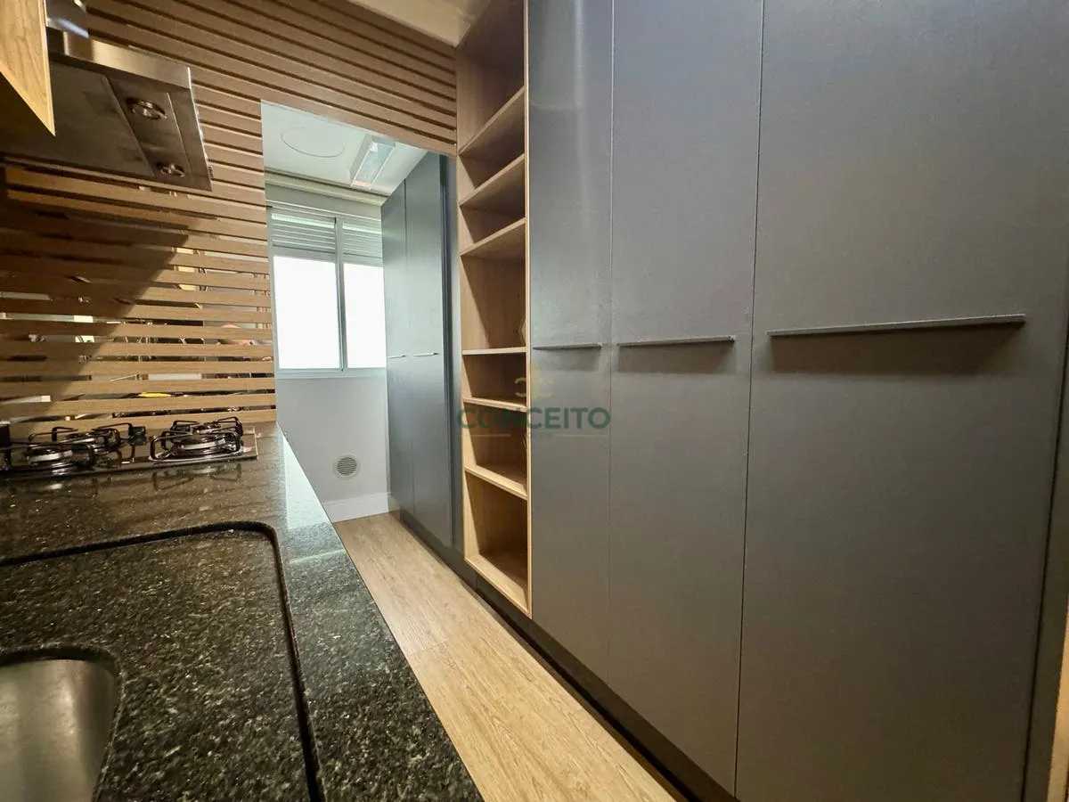 Glass-enclosed balcony in a 2-bedroom apartment, 74 m² — photo 27