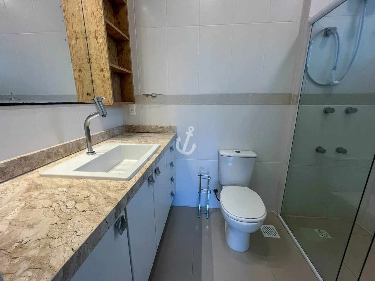 278 m² house with open kitchen and 3 en-suite bedrooms — photo 18