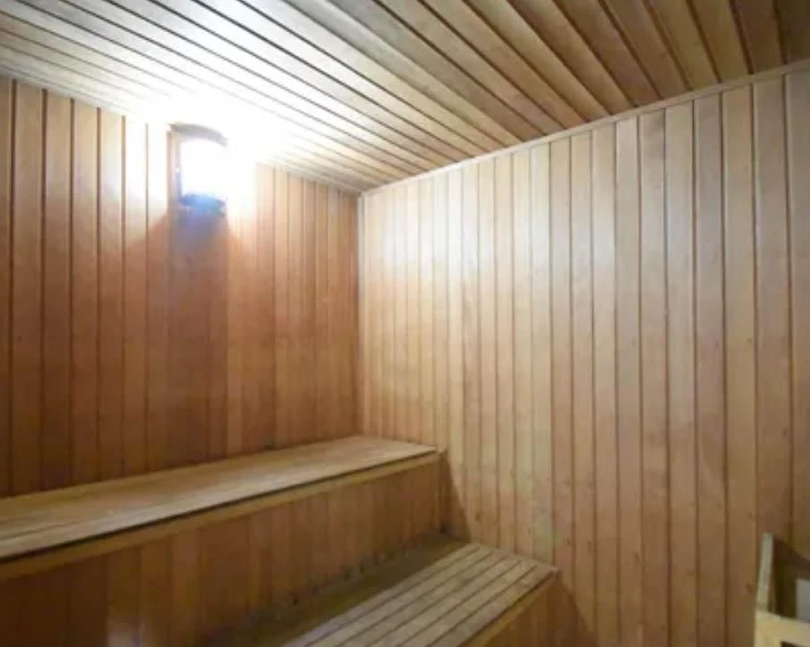 2-bedroom apartment in a building with an indoor pool — photo 48