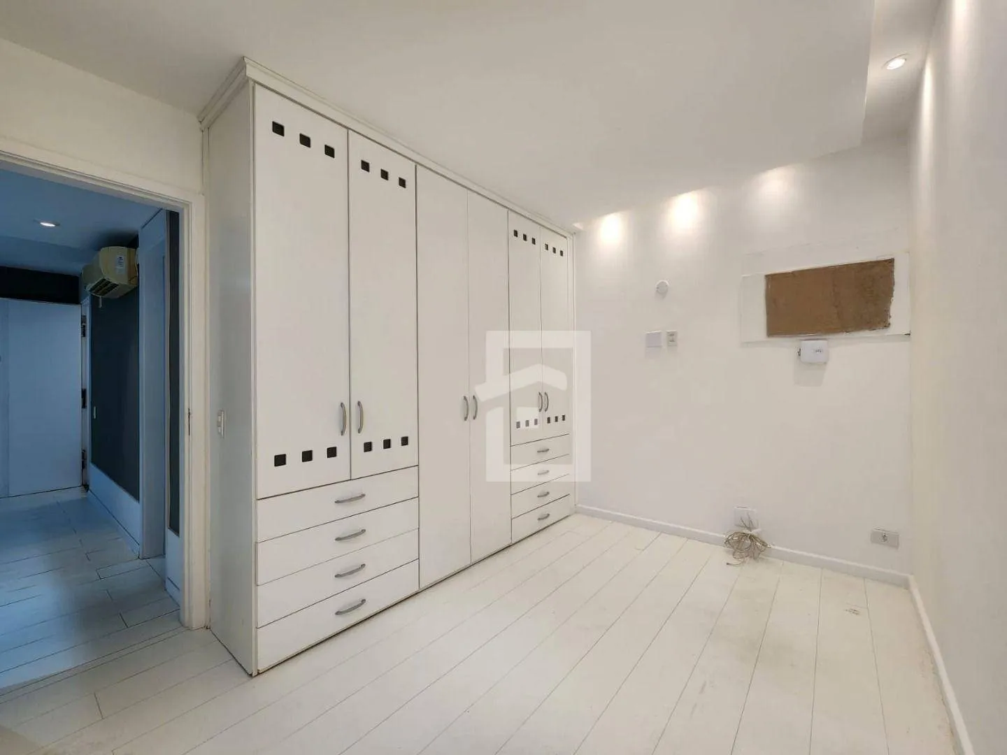 Duplex penthouse with 5 bedrooms and 5 bathrooms — photo 18