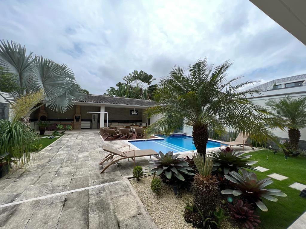 Furnished 700 m² house with 4 en-suites and 4 parking — photo 12