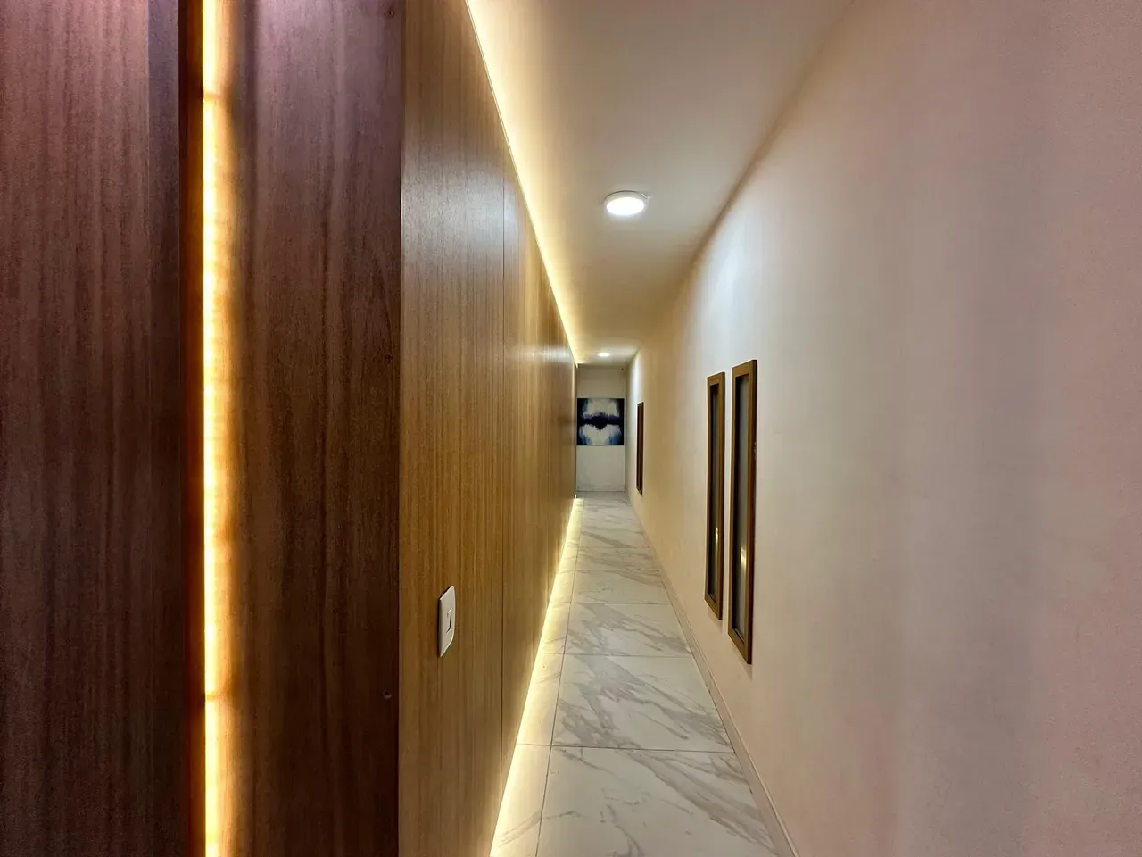Furnished 250 m² apartment with 4 bedrooms and 5 bathrooms — photo 48