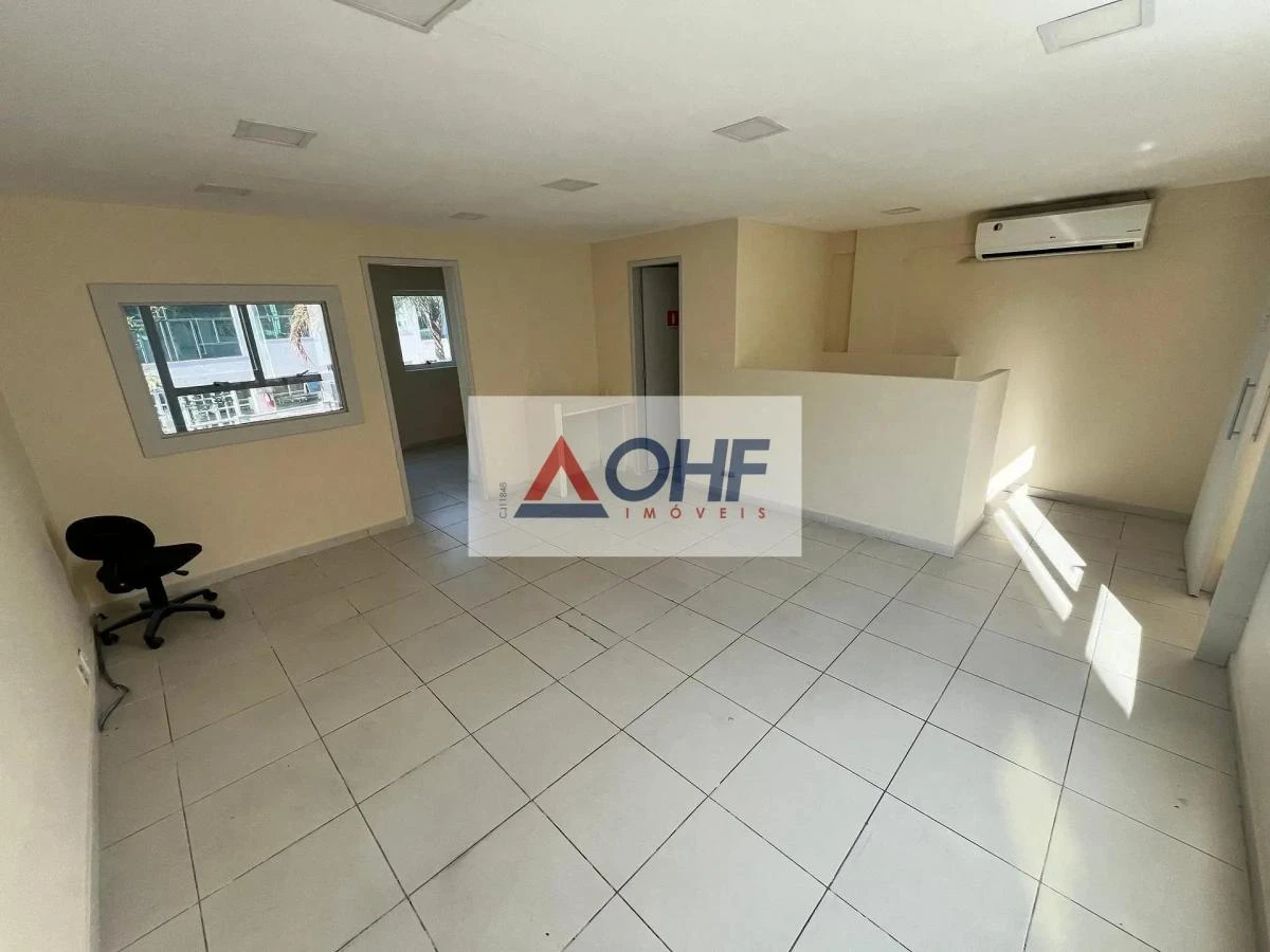 1-bedroom apartment with 300 m² and 6 parking spaces — photo 26