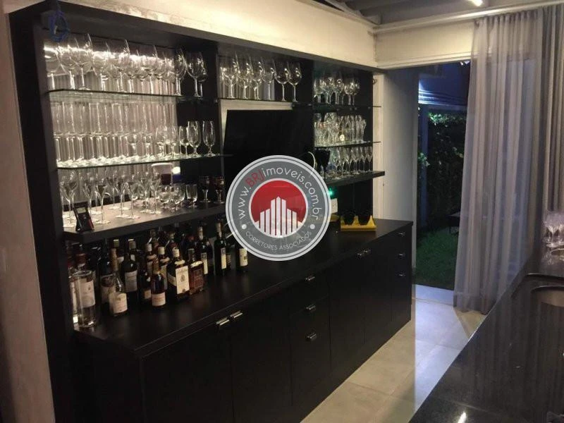 Ванна та 6 спалень: будинок 525 м² — photo 18