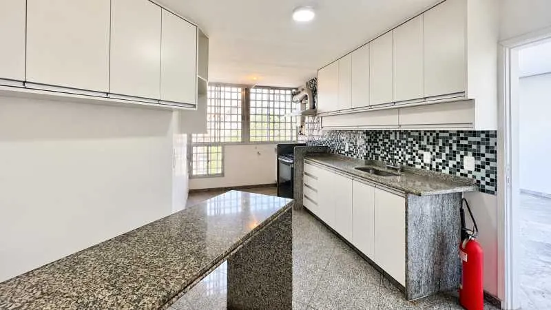 Apartamento de 3 dormitorios con 2 suites y balcón — photo 2