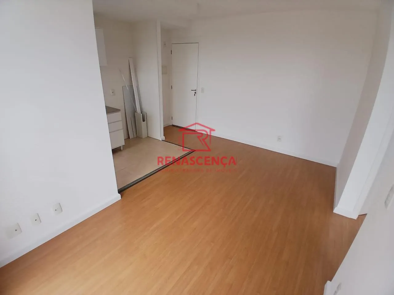 Apartamento de 2 quartos com piso de madeira ou laminado — photo 7