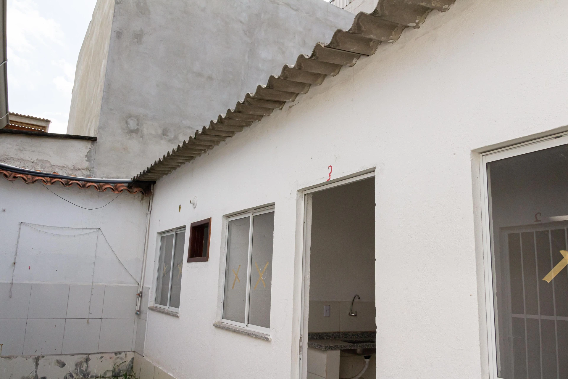Studio unit with 1 bedroom, ensuite bathroom, private garden — photo 37
