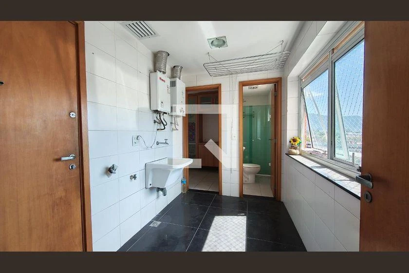 Apartment with 3 en-suite bedrooms and 5 bathrooms, 177 m² — photo 45