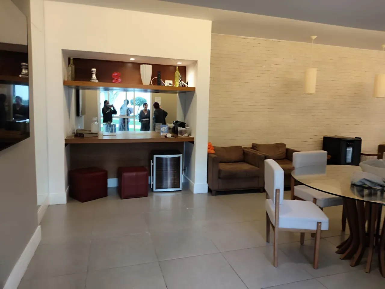 Furnished 2-bedroom apartment with private BBQ — photo 20