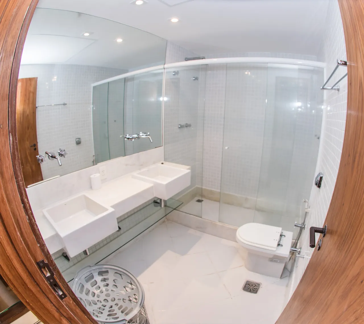 Furnished 85 m² apartment with 2 bedrooms and 2 bathrooms — photo 11