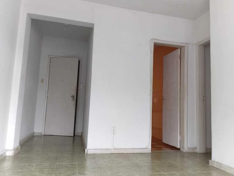 Unfurnished apartment with 3 bedrooms and 2 bathrooms — photo 20