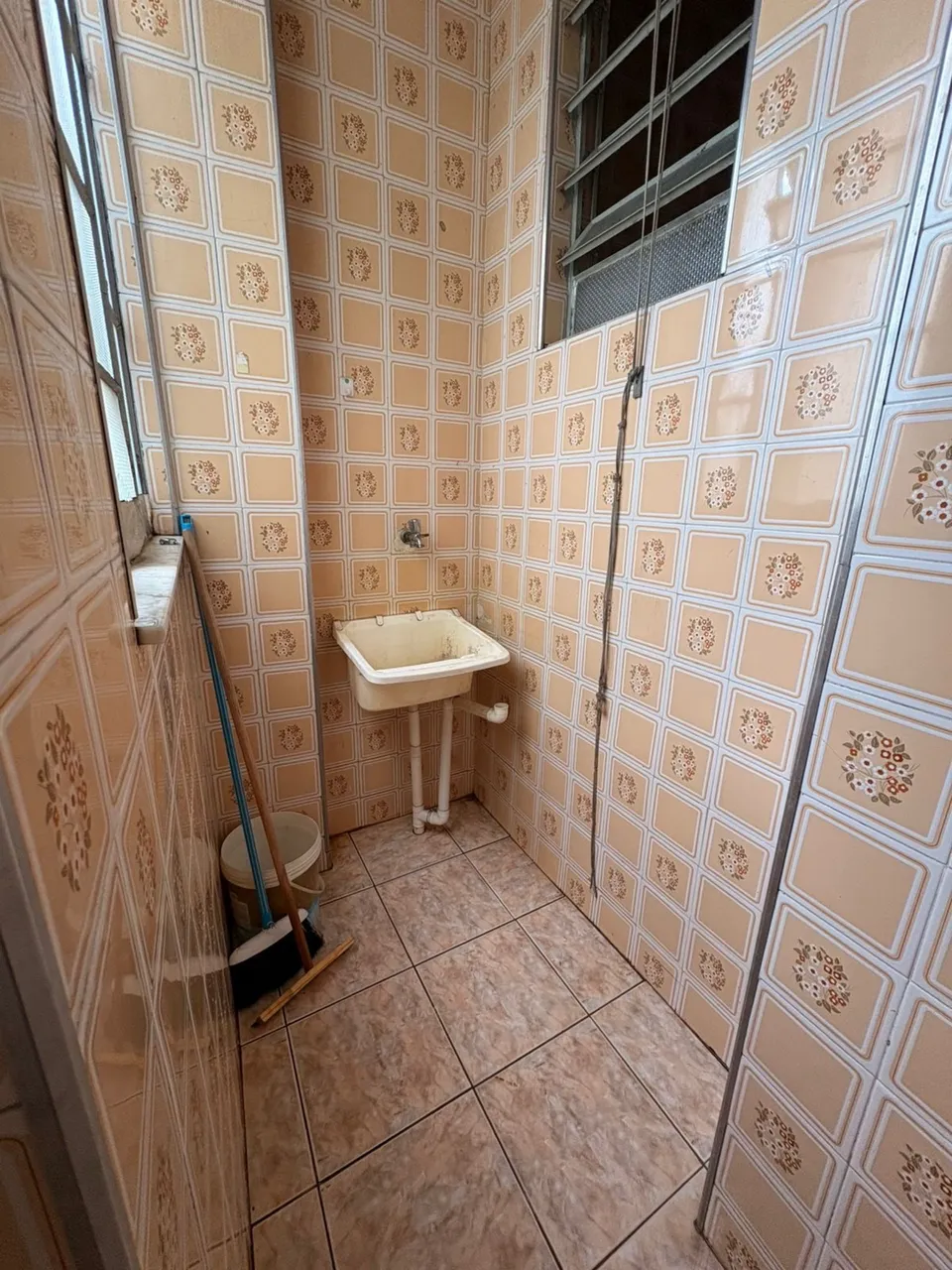 Apartamento com 2 quartos, 1 banheiro e varanda — photo 5