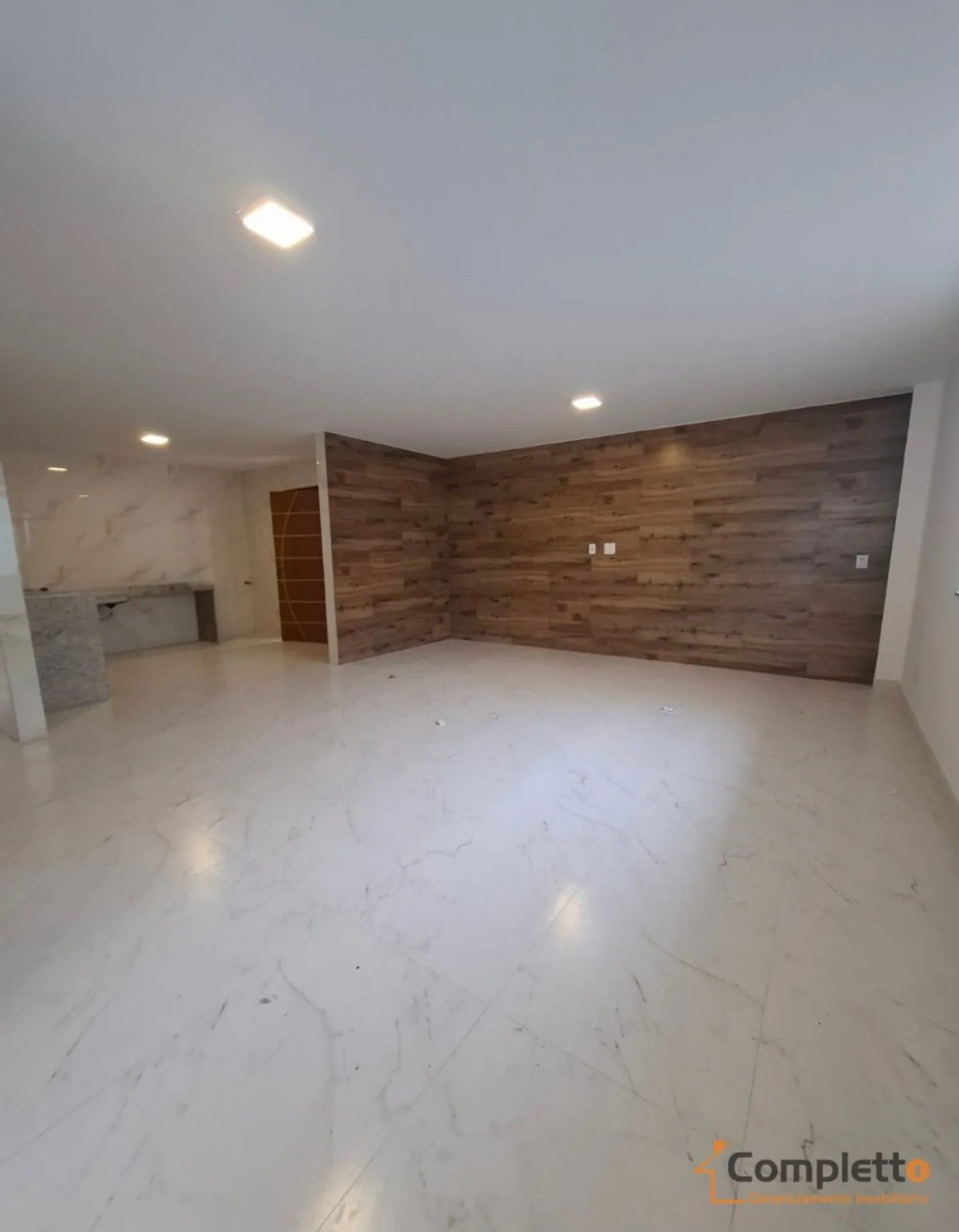 Casa em condomínio com jardim privativo e 4 quartos
