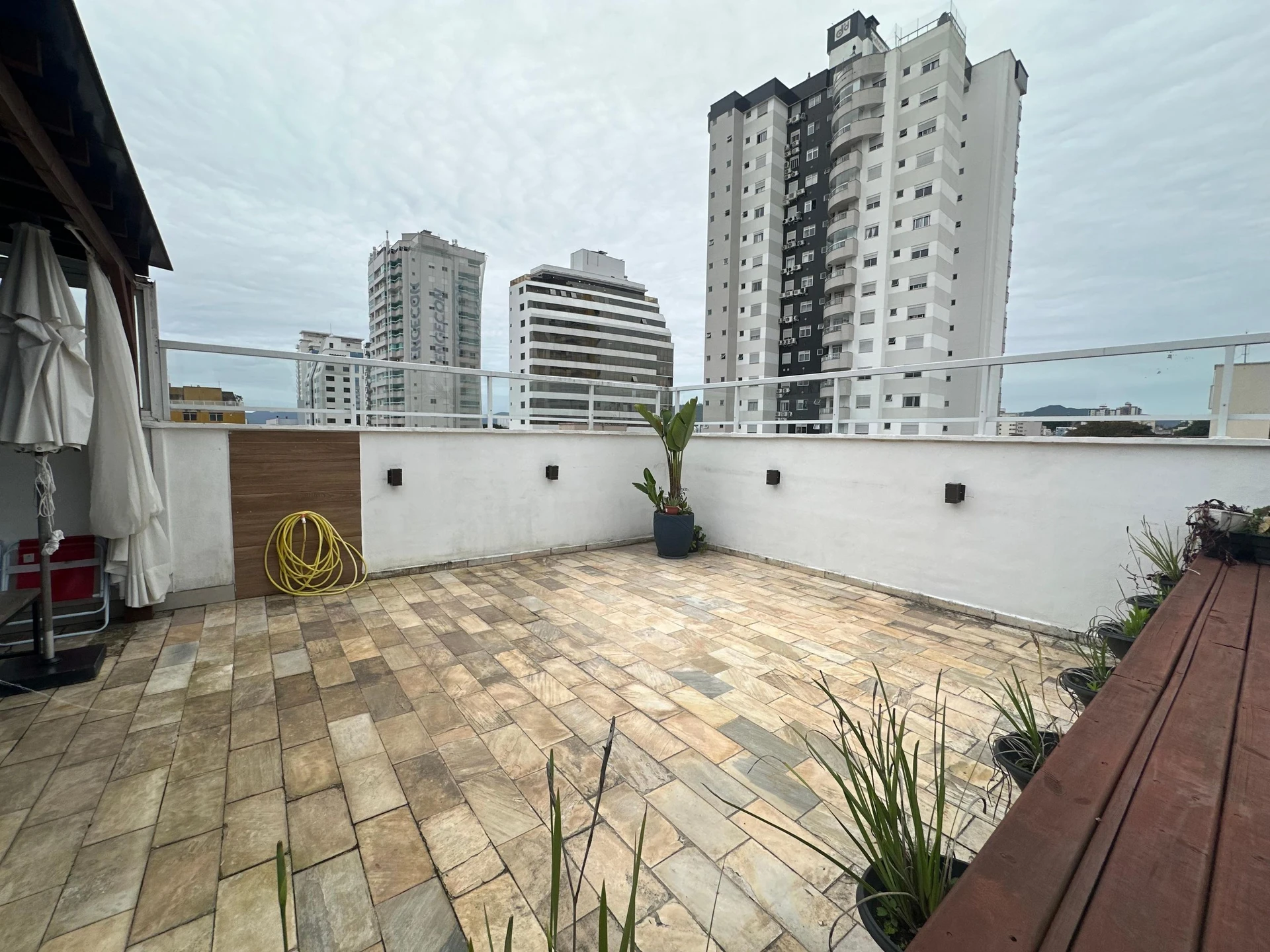 Furnished apartment, 429 m², with floor-to-ceiling windows — photo 23