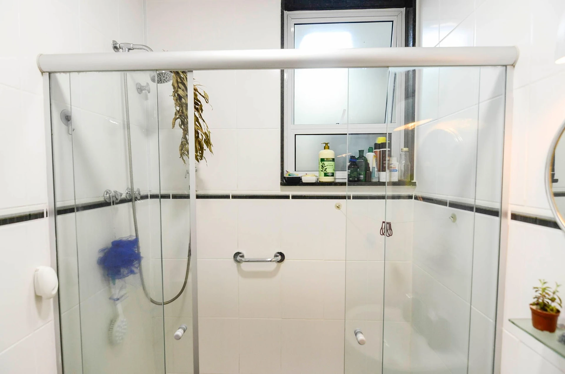 Furnished 2-bedroom apartment with 2 bathrooms — photo 22