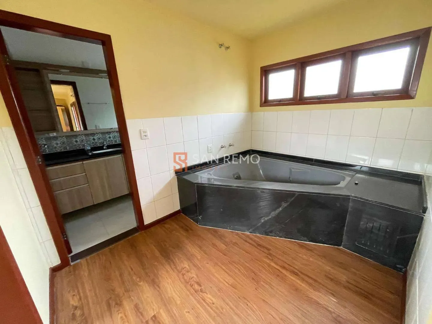 House with 4 bedrooms and 1 en-suite, 600 m² — photo 32