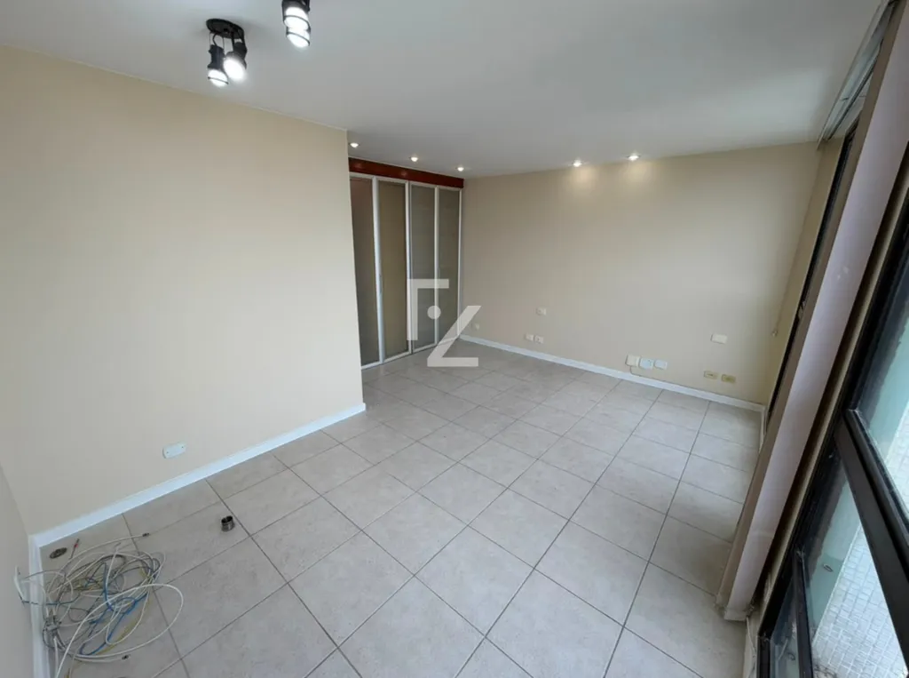 Duplex apartment on the 20th floor with city and water views — photo 78