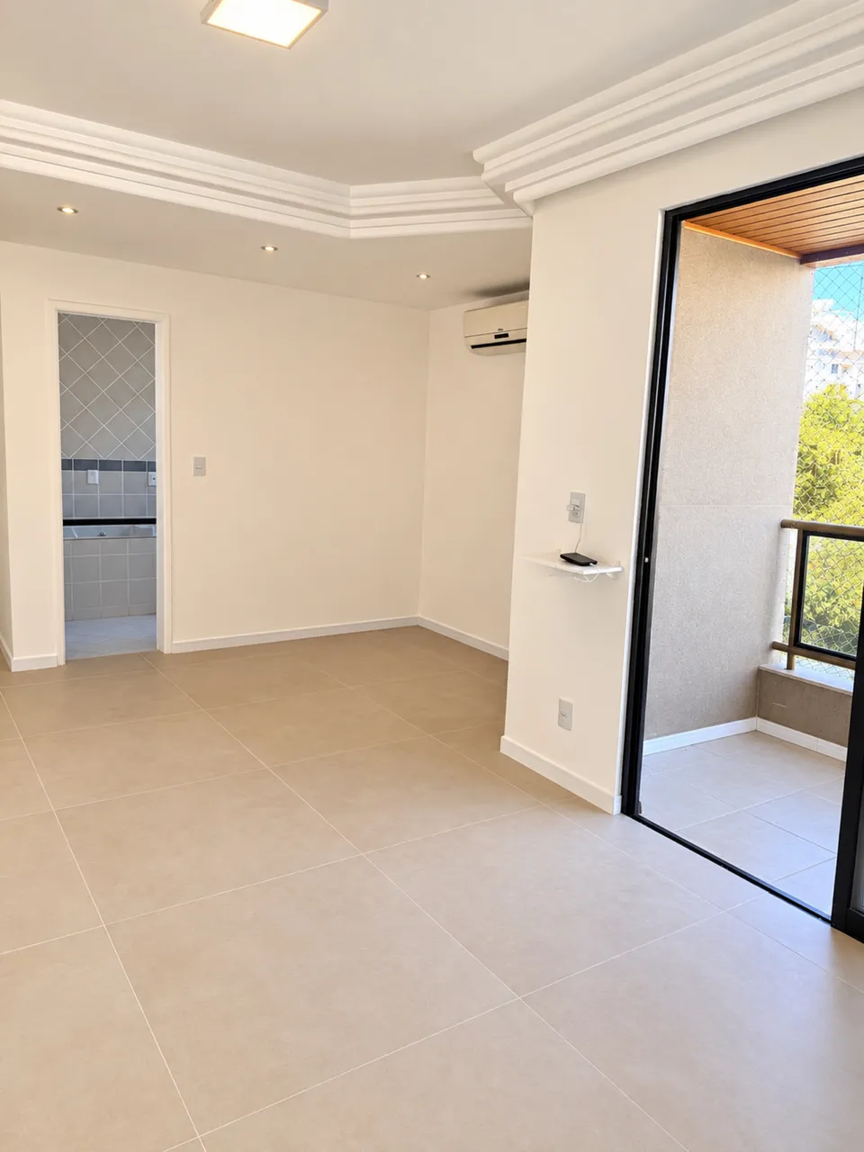 Parking-free apartment with enclosed kitchen and AC — photo 12