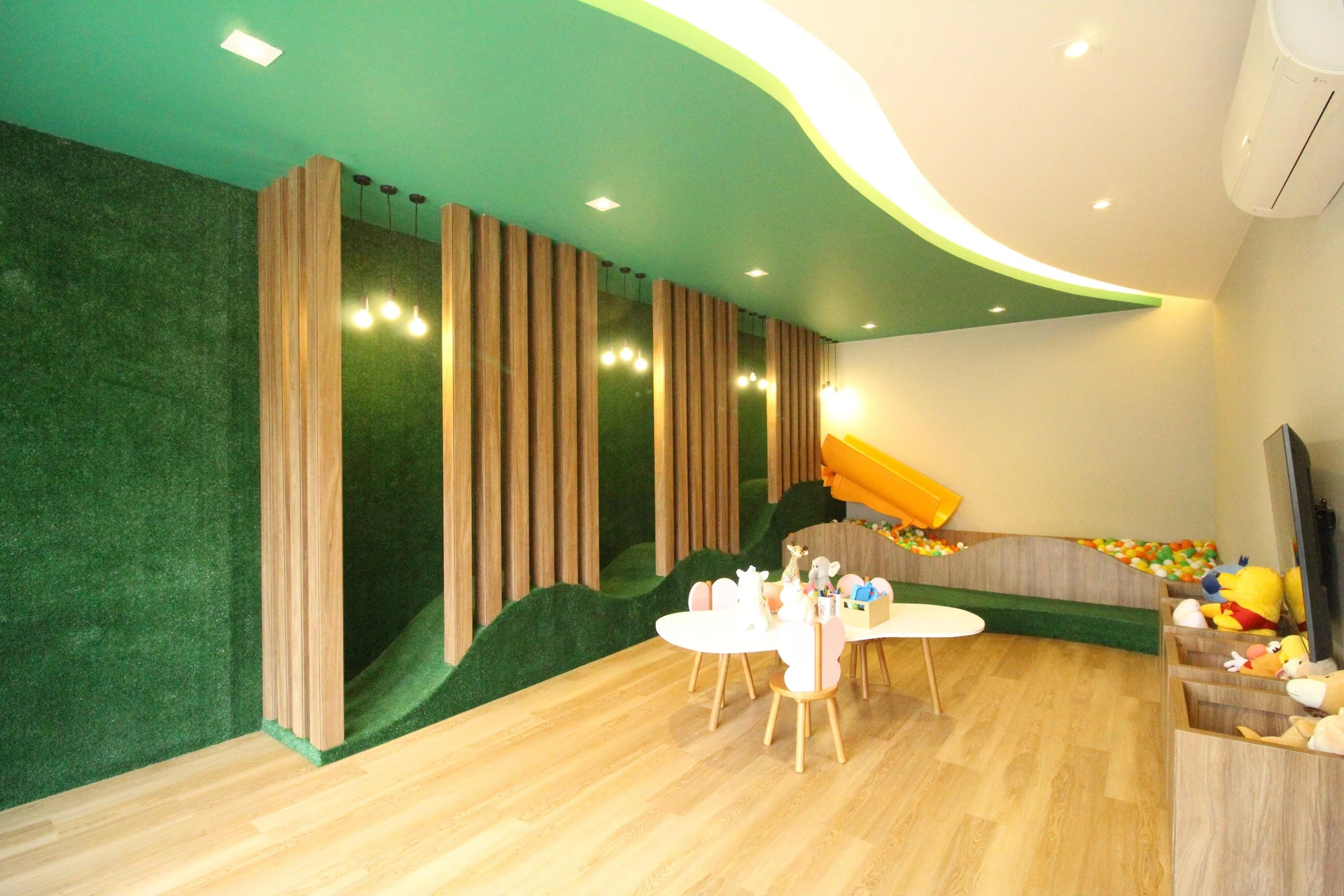 Washing machine in a 2-bedroom apartment, 43 m² — photo 29