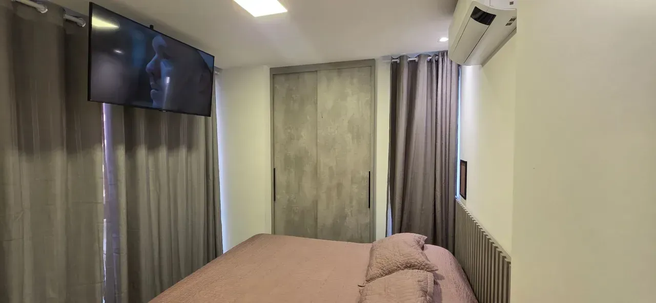 Furnished apartment, 30 m², with floor-to-ceiling windows — photo 5