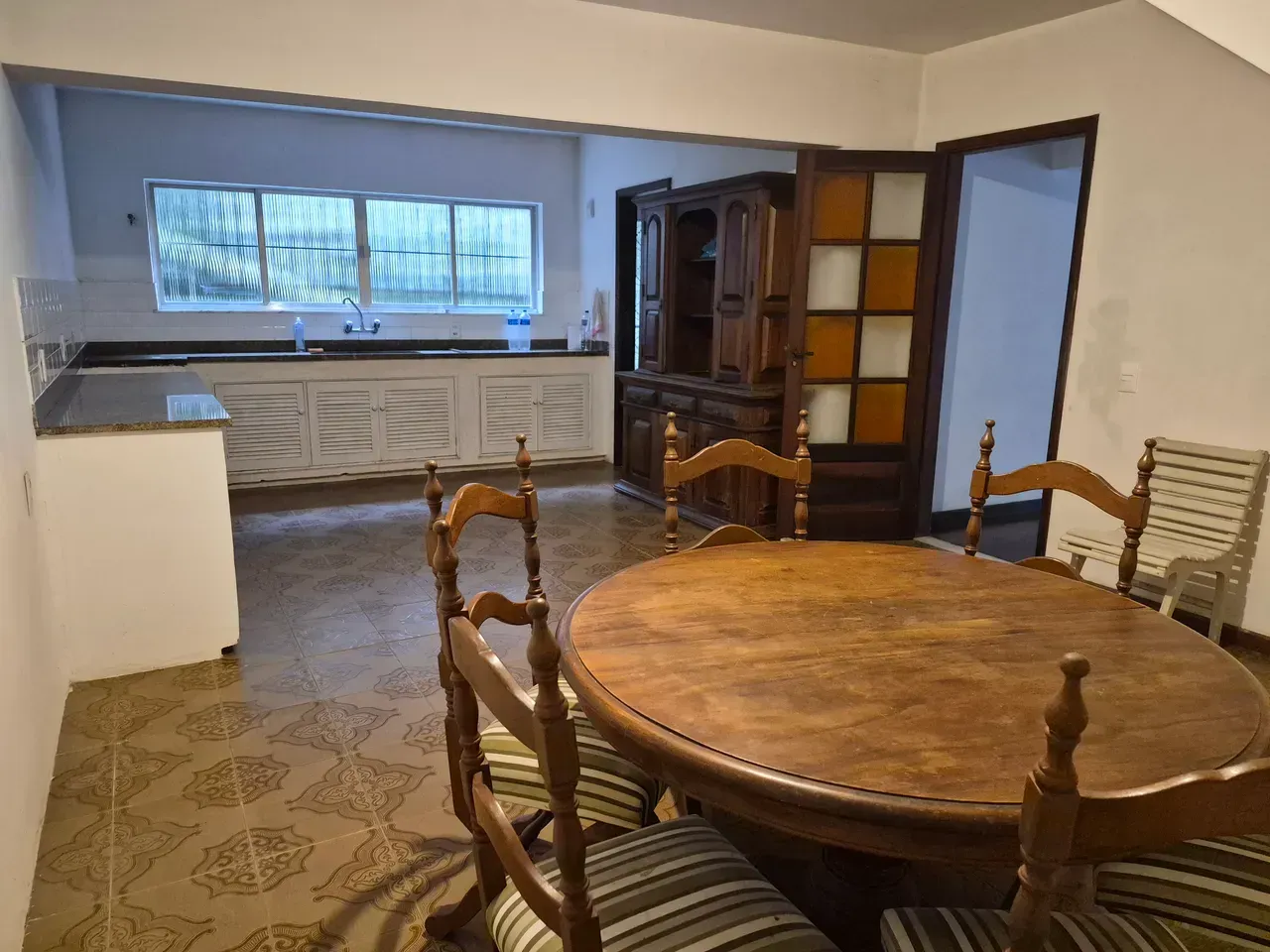Unfurnished house with 4 bedrooms and a closed gas kitchen — photo 2