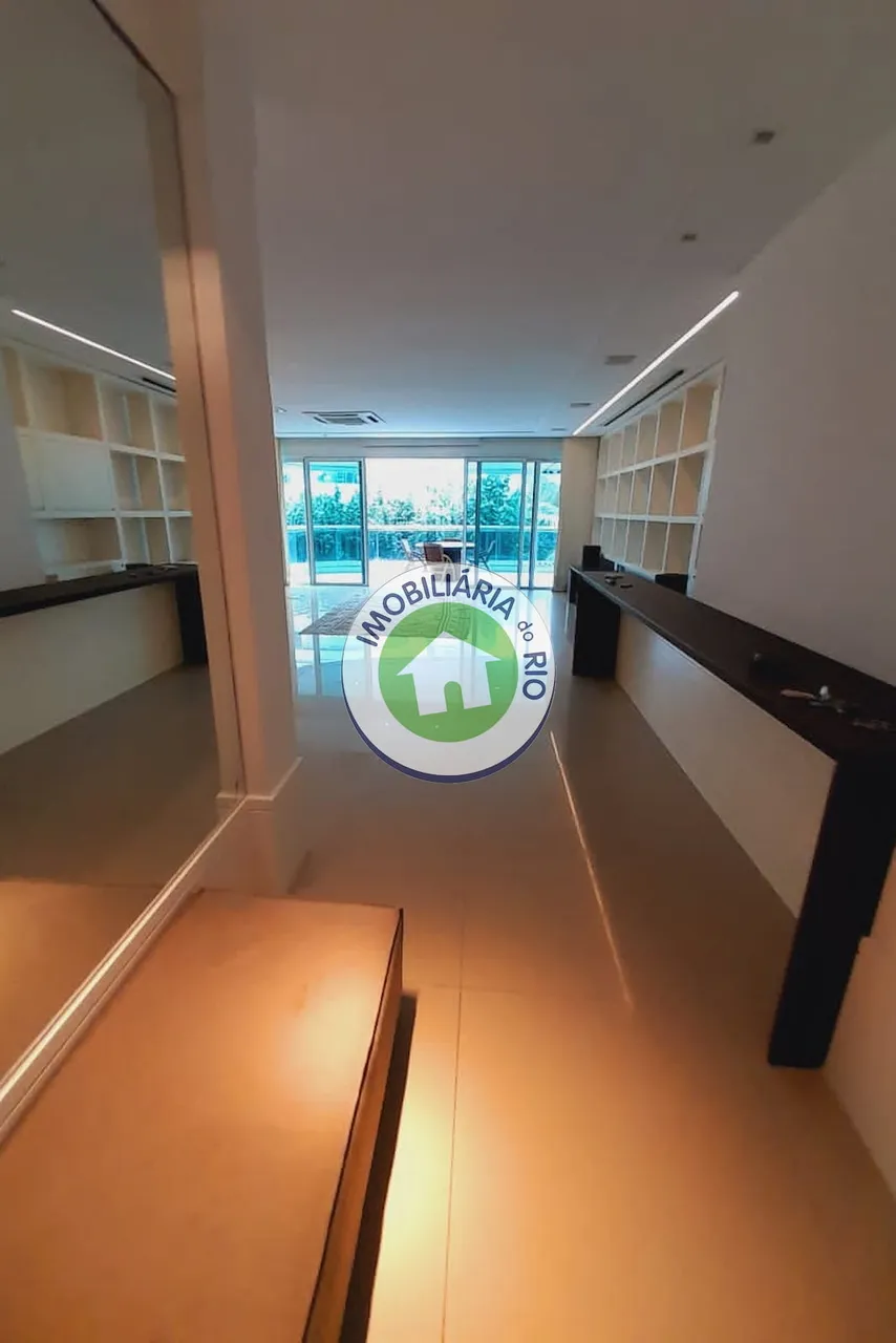 Apartment with 4 suites and a glass-enclosed balcony — photo 8