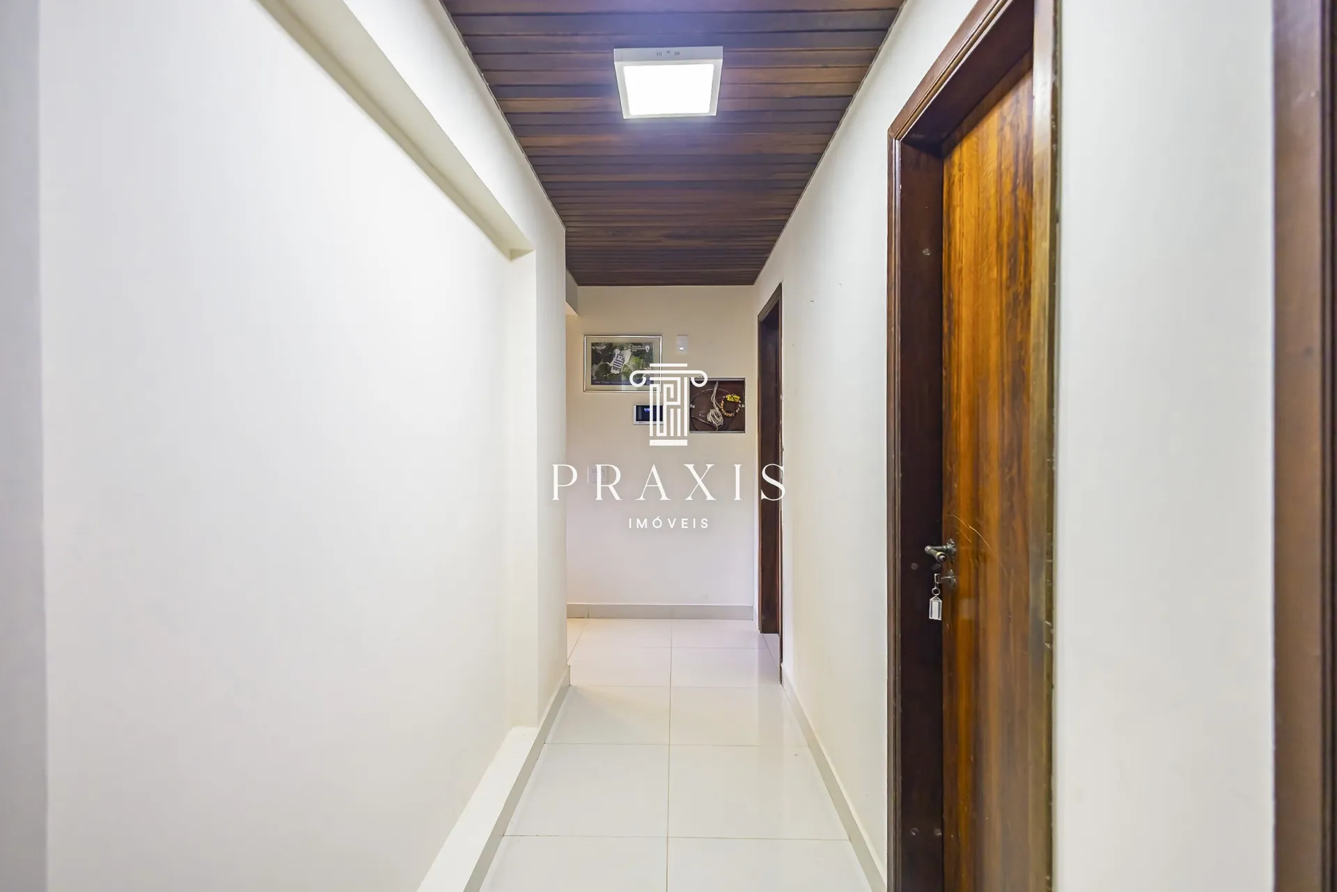 House with 4 bedrooms, 445 m² and fitted kitchen — photo 36