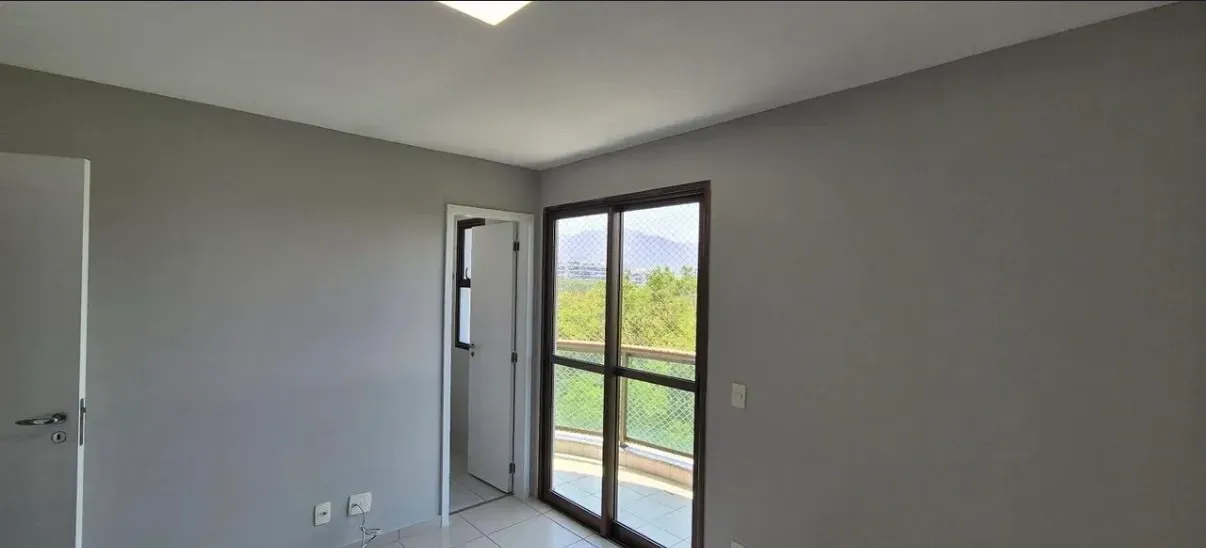 Glass-enclosed balcony in a 3-bedroom apartment, 91 m² — photo 6