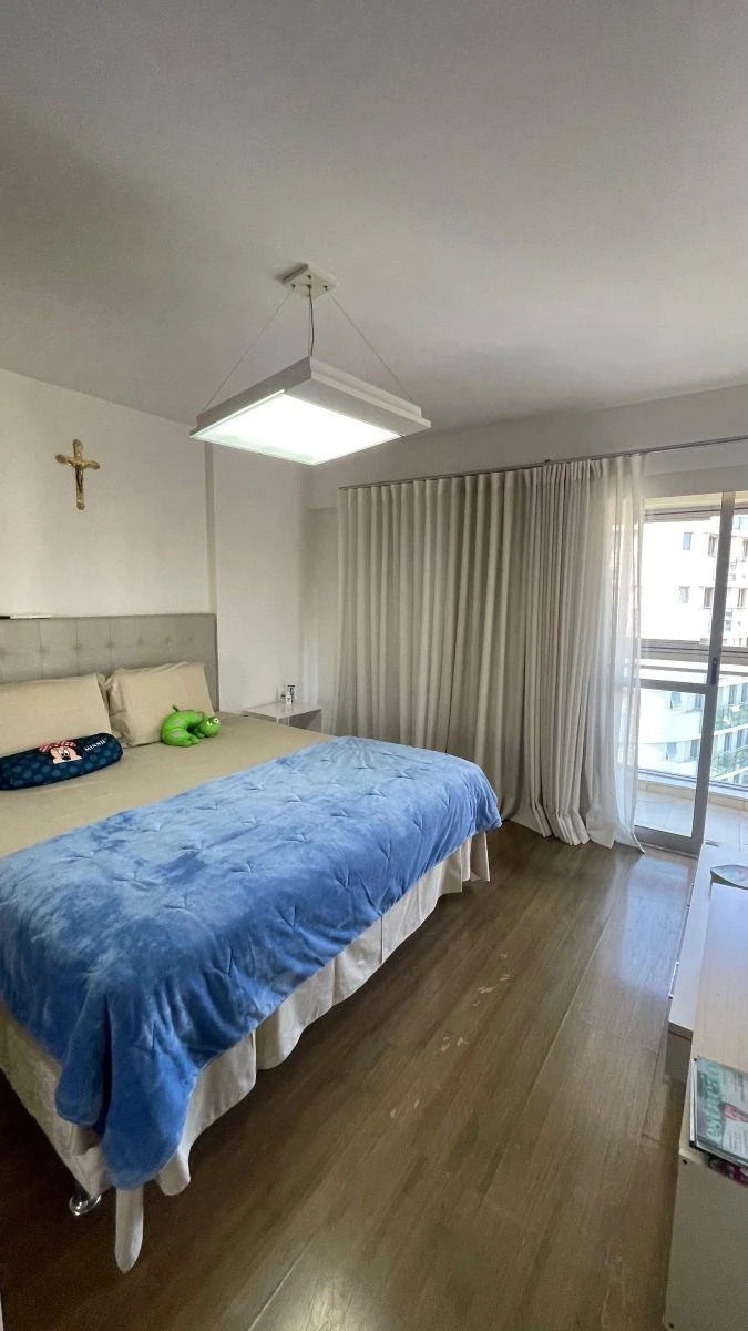 Floor-to-ceiling windows in a 4-bedroom apartment, 233 m² — photo 4