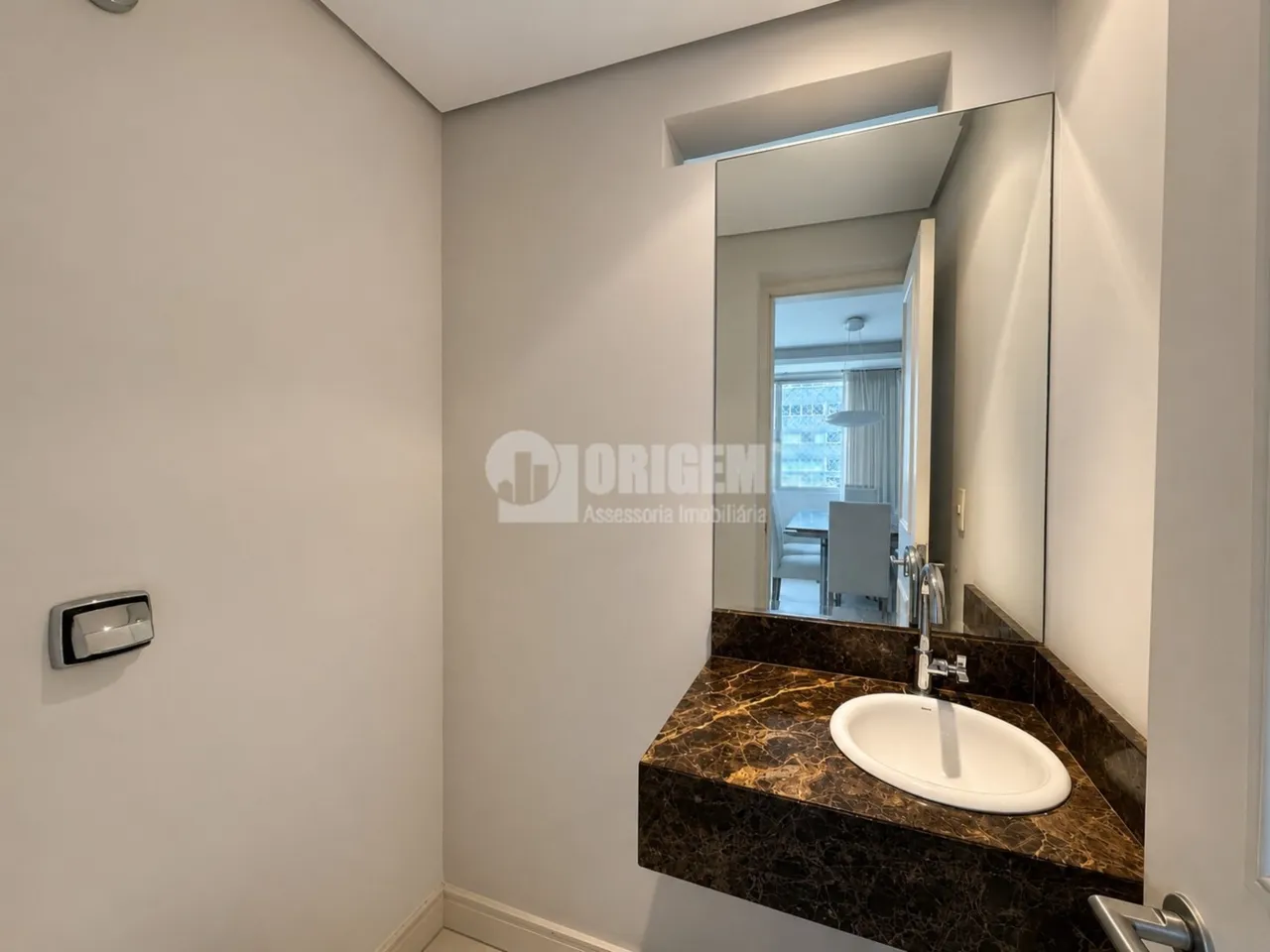 Apartamento de 2 habitaciones con balcón acristalado — photo 4