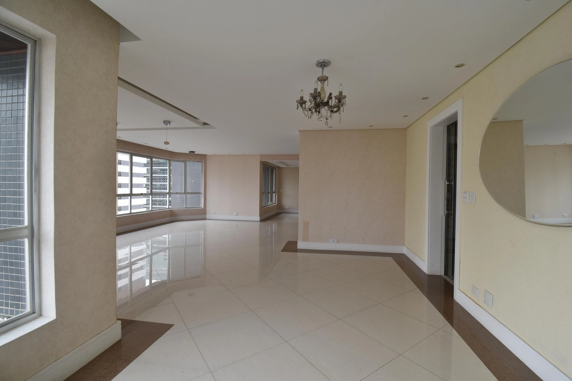 4-bedroom apartment with a jacuzzi — photo 4