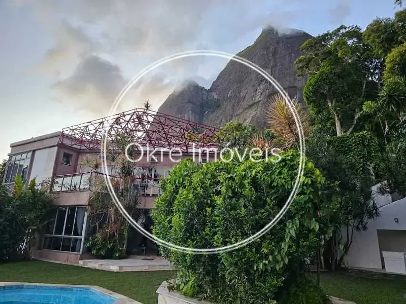 Casa en condominio con 5 dormitorios y vista a montañas — photo 3