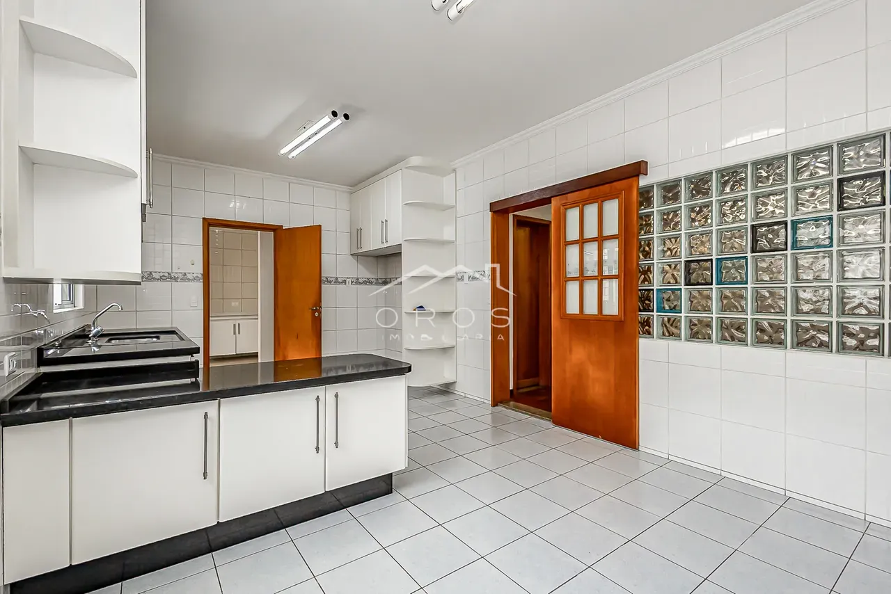 House, 200 m², with a washing machine — photo 13