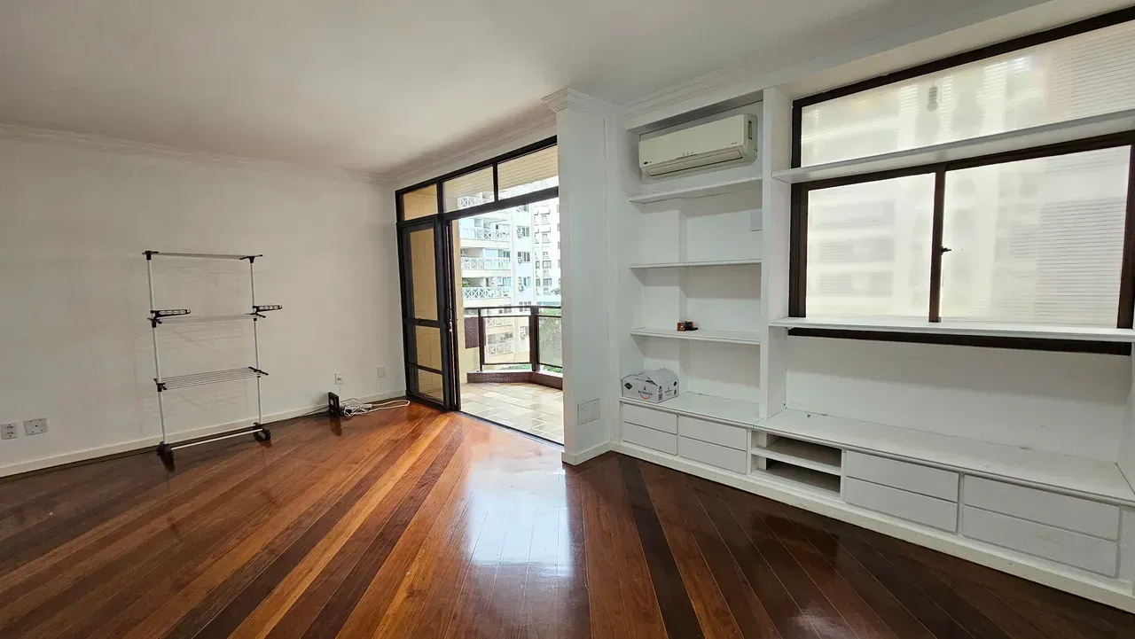 Apartment with 3 bedrooms and a balcony — photo 9