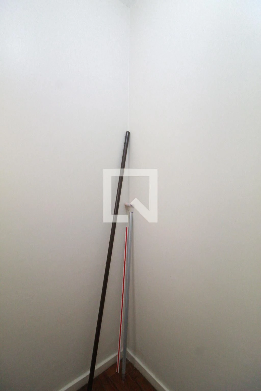 Departamento de 1 dormitorio con piso de madera o laminado — photo 20