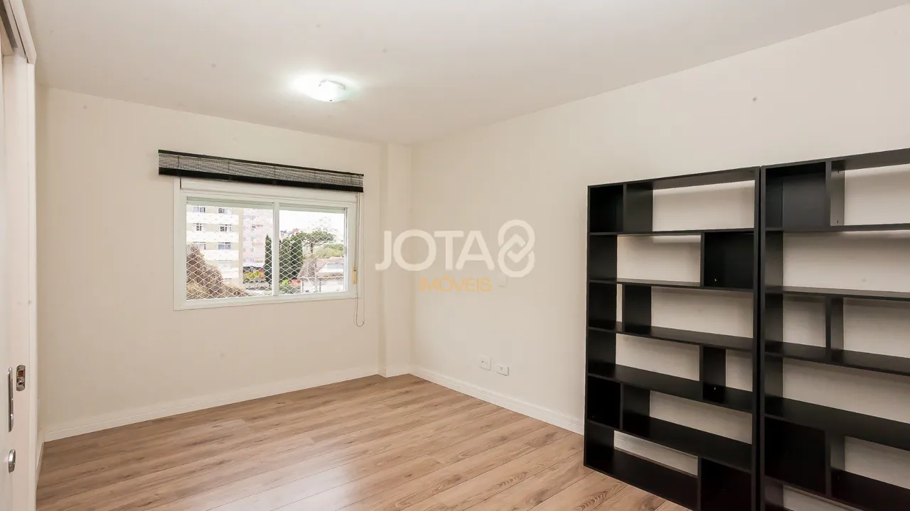 Furnished apartment with 131 m², 2 bedrooms and 3 baths — photo 8