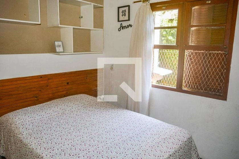 Furnished studio, 31 m², with a home office