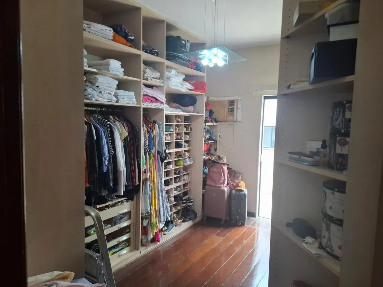 Furnished apartment with 3 bedrooms and 380 m² — photo 13