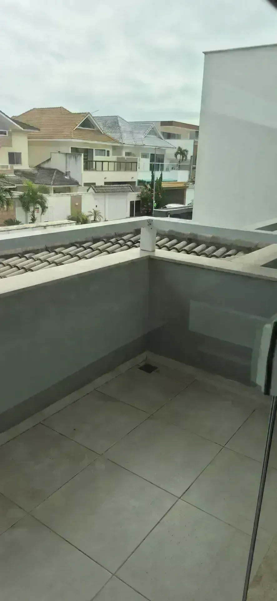 Furnished triplex house with 4 bedrooms and 5 baths — photo 38