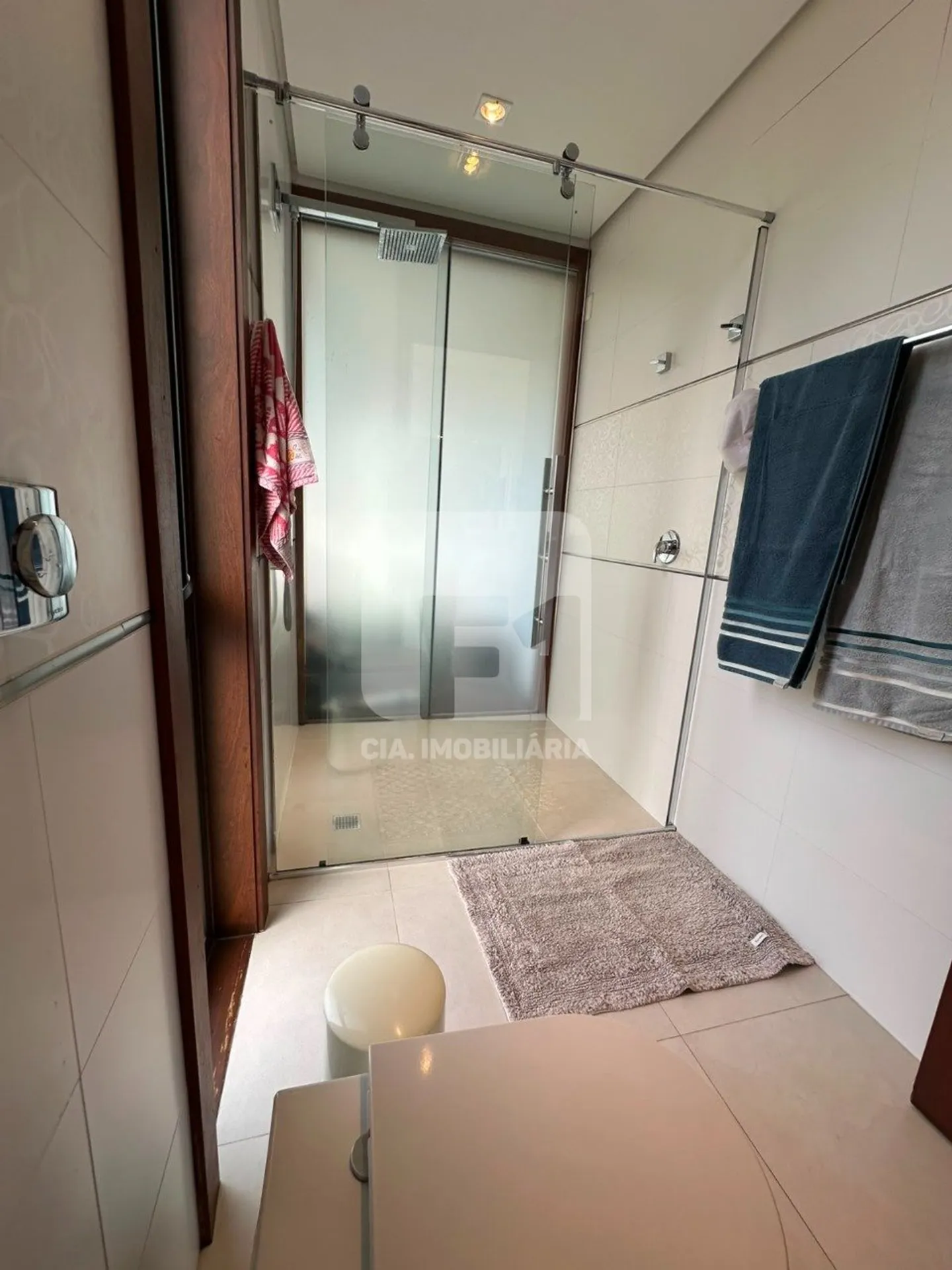Furnished house with 6 bedrooms and 650 m² total — photo 61