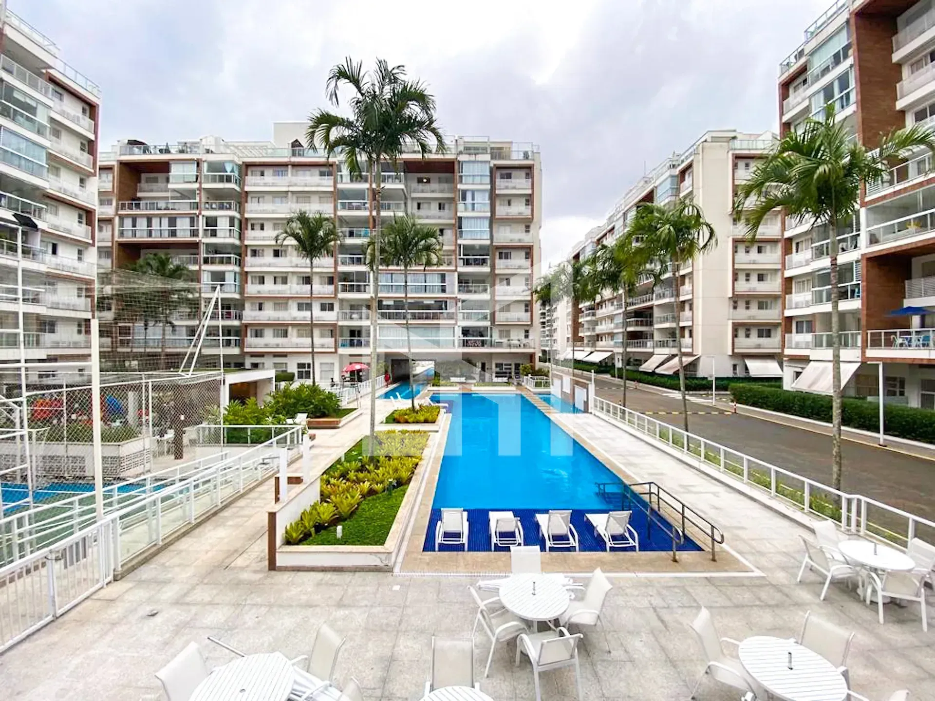 Mountain view in a 2-bedroom apartment, 69 m² — photo 12