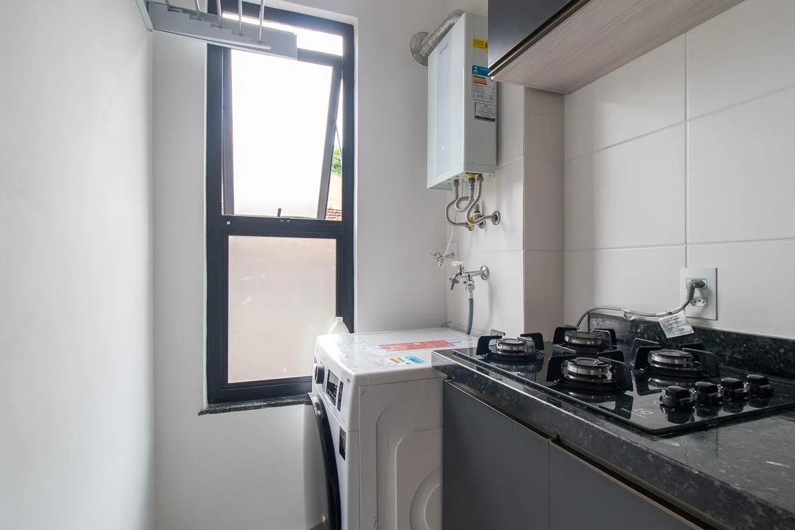 One-bedroom apartment with a washing machine in Curitiba — photo 3
