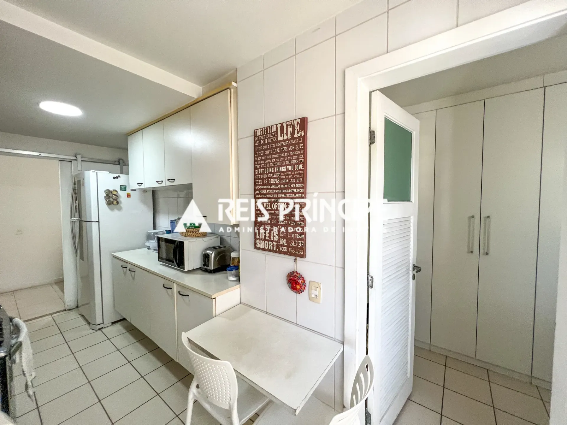 Furnished apartment with 3 bedrooms and 3 bathrooms — photo 22
