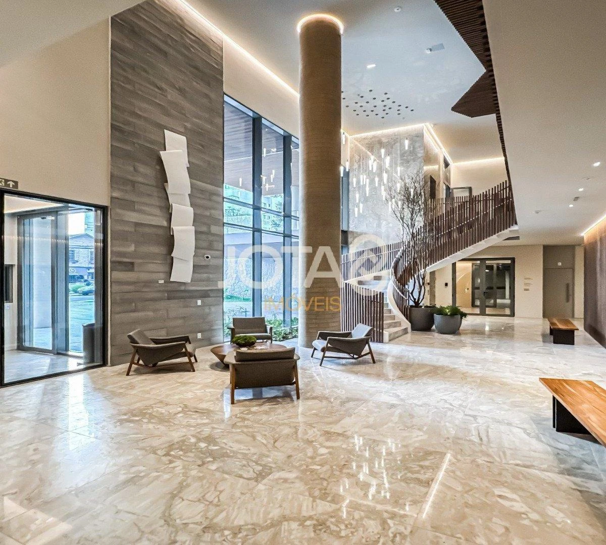 Furnished 195 m² apartment with 2 en-suite bedrooms — photo 30