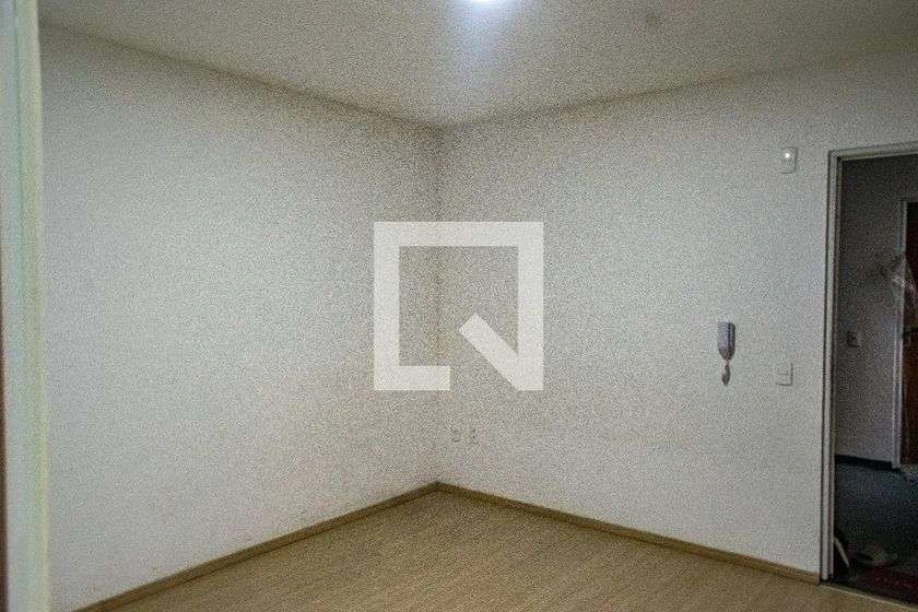 Apartamento de 1 quarto com área de serviço e 60 m²