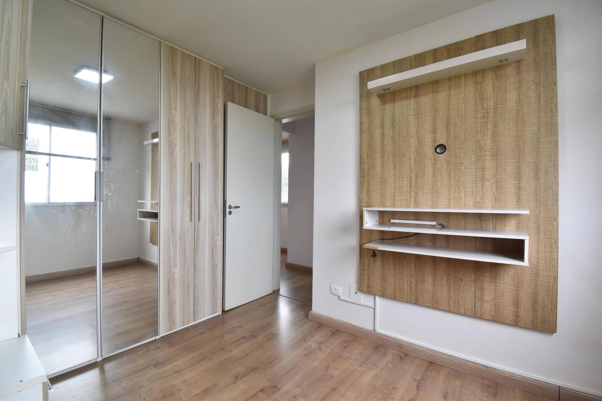 Засклений балкон та 2 спальні: квартира 49 м² — photo 21