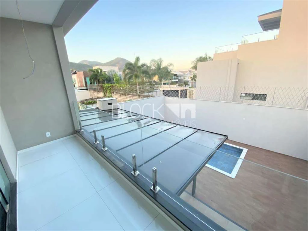 335 m² unfurnished house with 3 en-suite bedrooms — photo 24