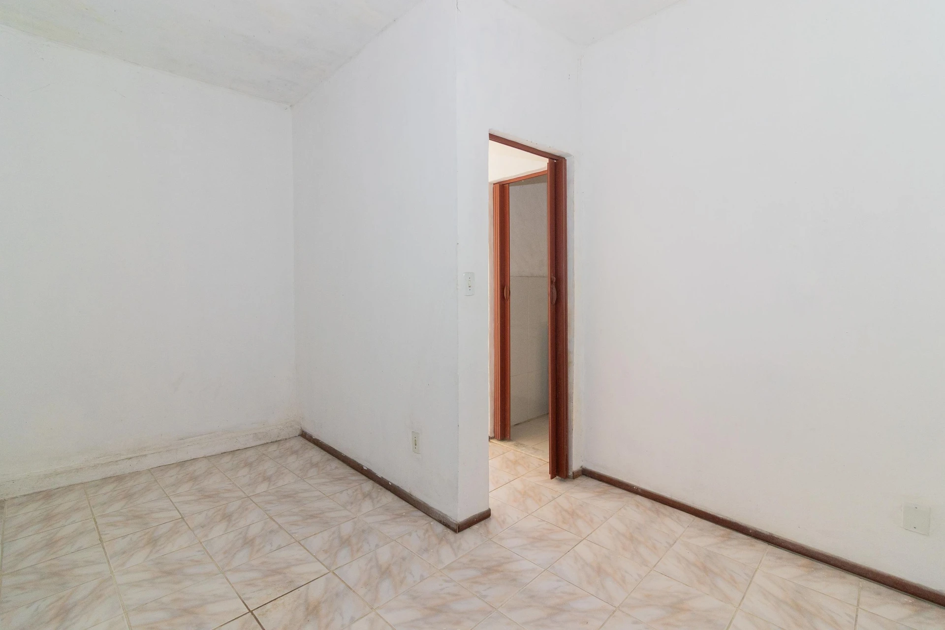 Casa sin amueblar con 2 dormitorios y balcón — photo 16