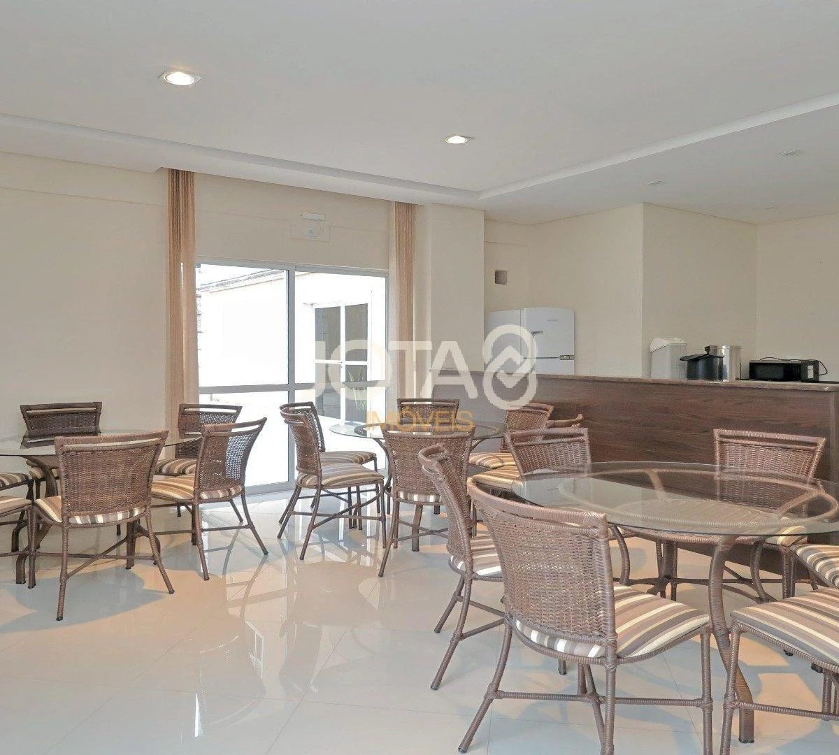 2-bedroom apartment with a glass-enclosed balcony — photo 20